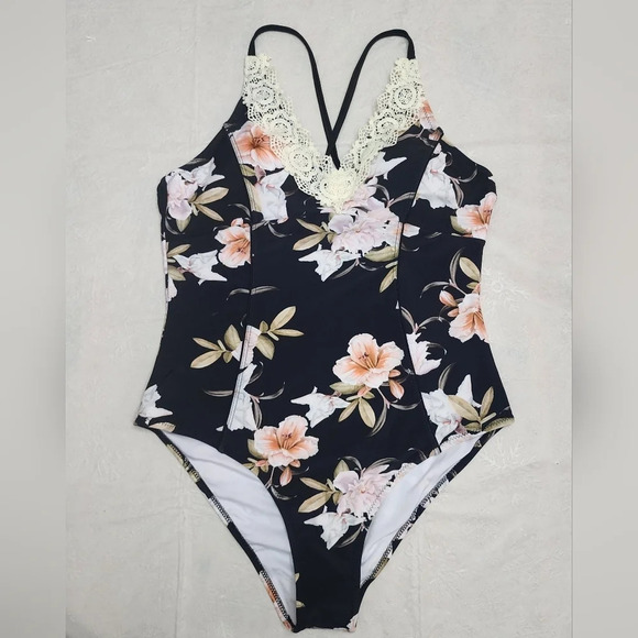 Cupshe size LX onepice lace v nick adjustable straps cross back beach vacation - Picture 1 of 8